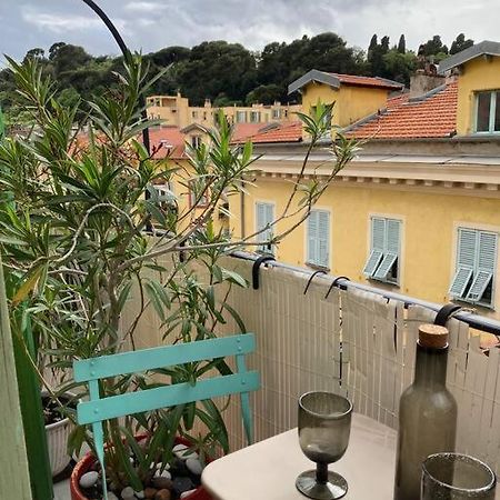 Charmant Deux Pieces Dans Le Quartier Du Port Nizza Esterno foto