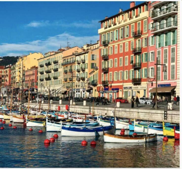 Charmant Deux Pieces Dans Le Quartier Du Port Nizza Esterno foto